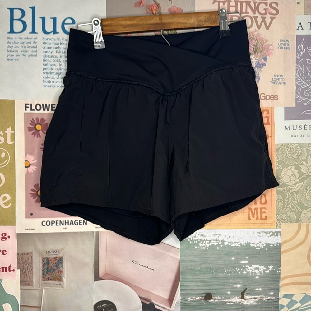 HALARA High Waisted Crossover Side Pocket 2-in-1 Quick Dry Yoga Shorts 4”